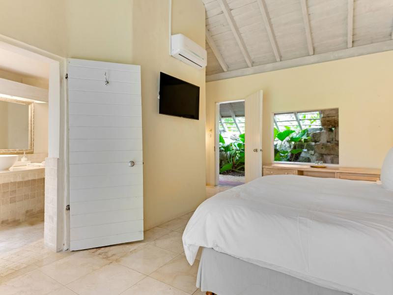 Sandy Lane Beach - Landmark House , Beachfront villas Barbados , Sandy Lane Beach , Sandy Lane Estate , St James , West Coast Barbados  