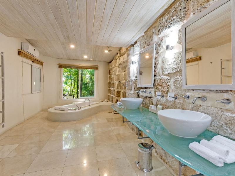 Sandy Lane Beach - Landmark House , Beachfront villas Barbados , Sandy Lane Beach , Sandy Lane Estate , St James , West Coast Barbados  